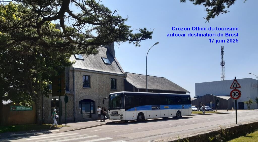 Crozon Office du tourisme autocar Breizhgo de Camaret pour Brest 17 06 2025.jpg