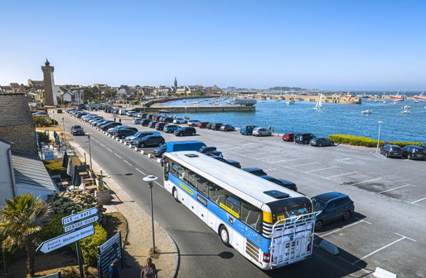 autocar Breizhgo Roscoff avec rack vélos photo Jerome Sevrette vue aérienne breizhgo bzh.jpg